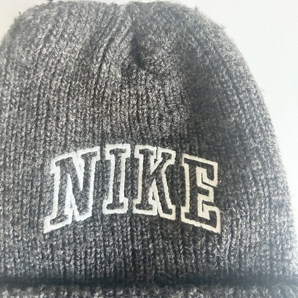 Nike Unisex Vintage 90s Spellout‎ Logo Gray Ribbed Knit Wool Blend Beanie Hat OS
